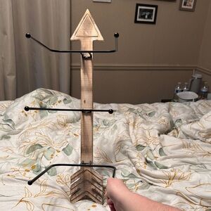 Wooden Arrow cowboy hat Holder